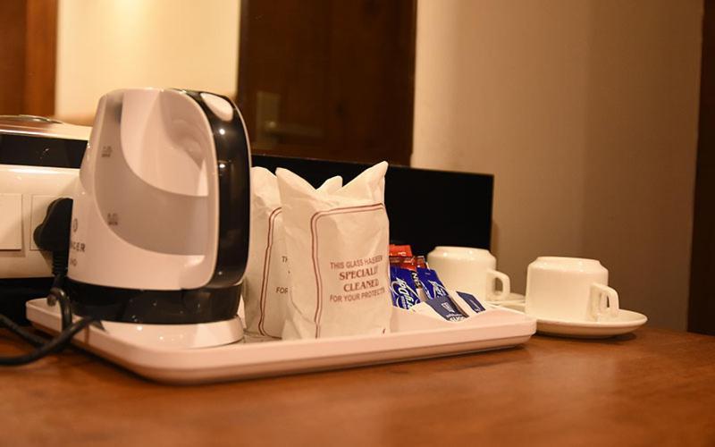 Hotel Royal City Силигури Экстерьер фото