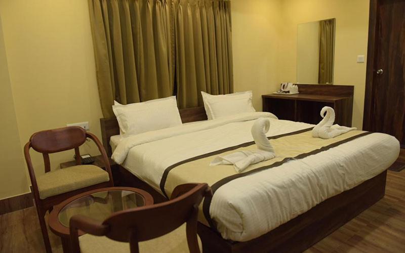 Hotel Royal City Силигури Экстерьер фото